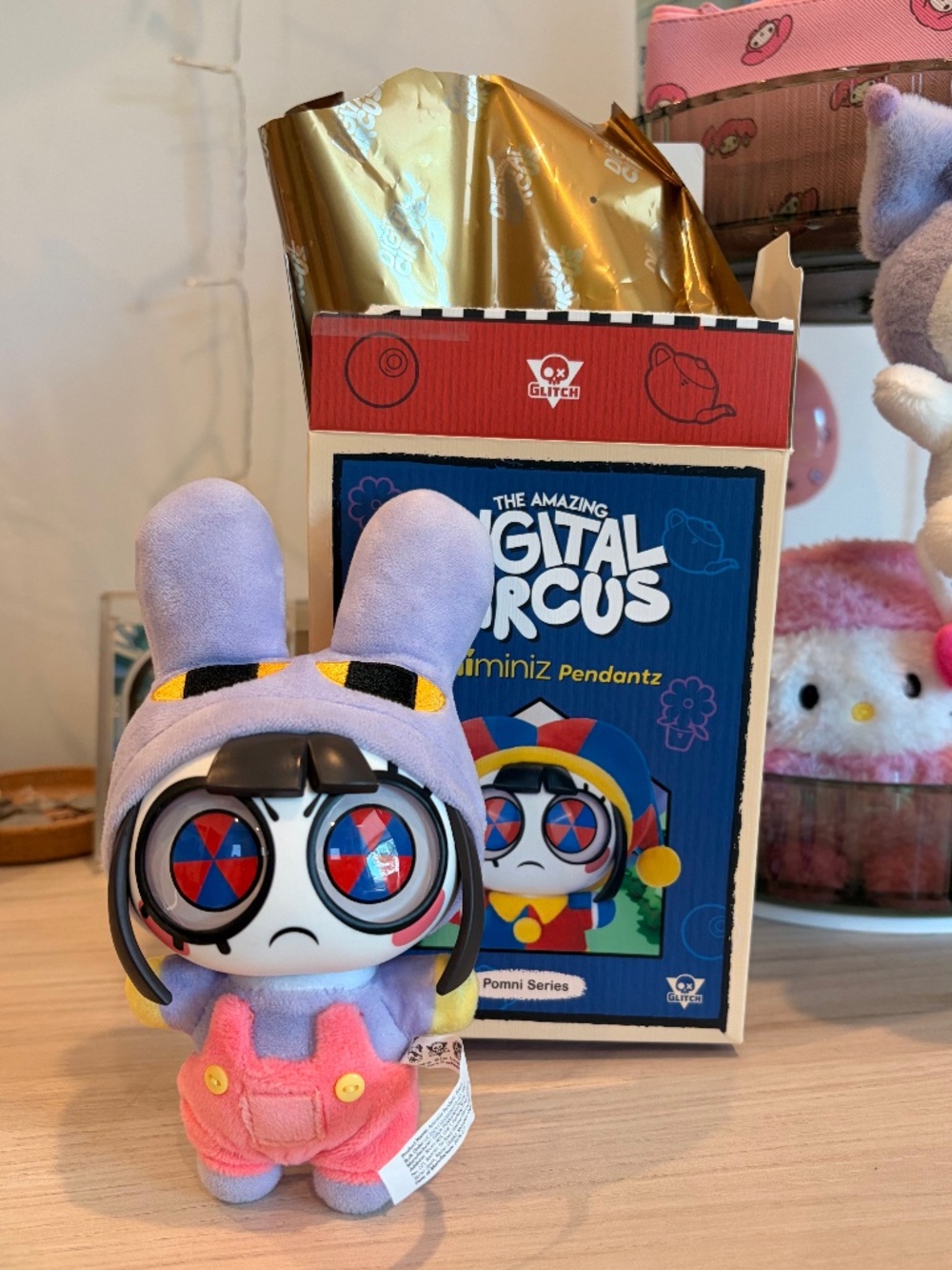 The Amazing Digital Circus Super Rare Pomni Jax Suit Keychain<3